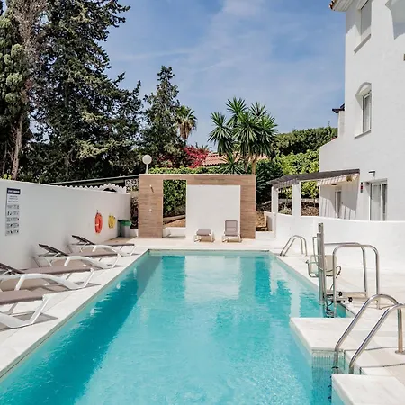 1 Bed In Nueva Andalucia Apartment *
